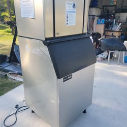 Commercial Ice Machine 