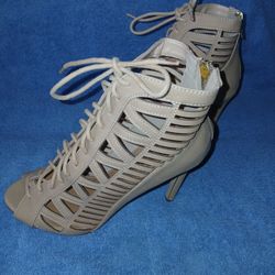 Ladies High Heeled Shoes