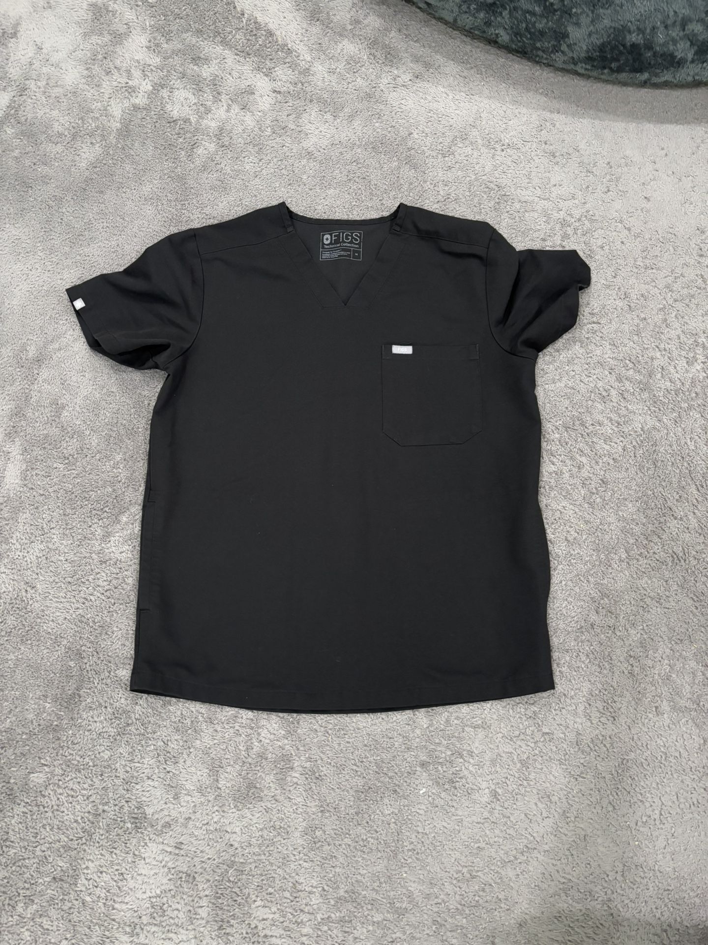 Men’s Medium FIGS Black Scrub Top