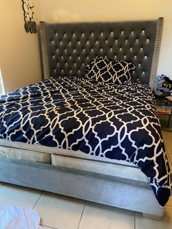 King size bed with mattress