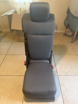 Center Console Jump Seat