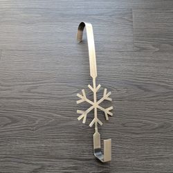 Over-the-Door Wreath Holder - Christmas Decorations 