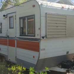 1976 22' Travel Trailer 