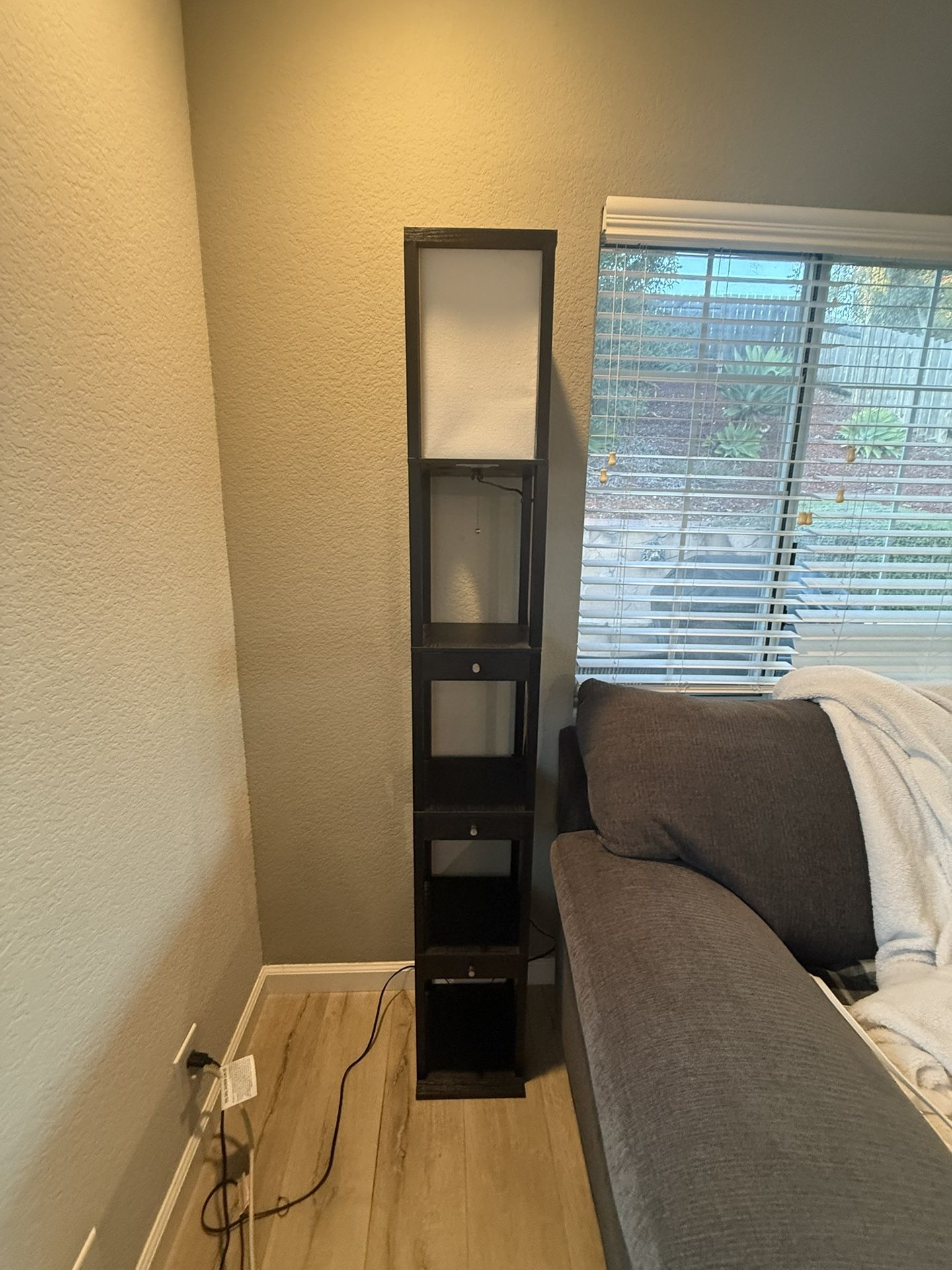 Lamp/Shelf Unit