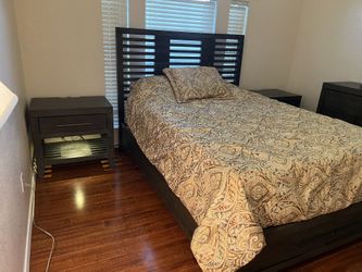 Home Zone Queen Bed Room Set