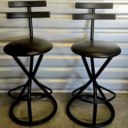 
Jetson Bar Stool