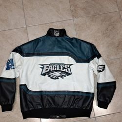 PHILADELPHIA EAGLES LEATHER JACKET 2XL REEBOK JEFF HAMILTON DESIGNER NFL.


This item for sale is vintage condition Philadelphia Eagles Leather Jacket
