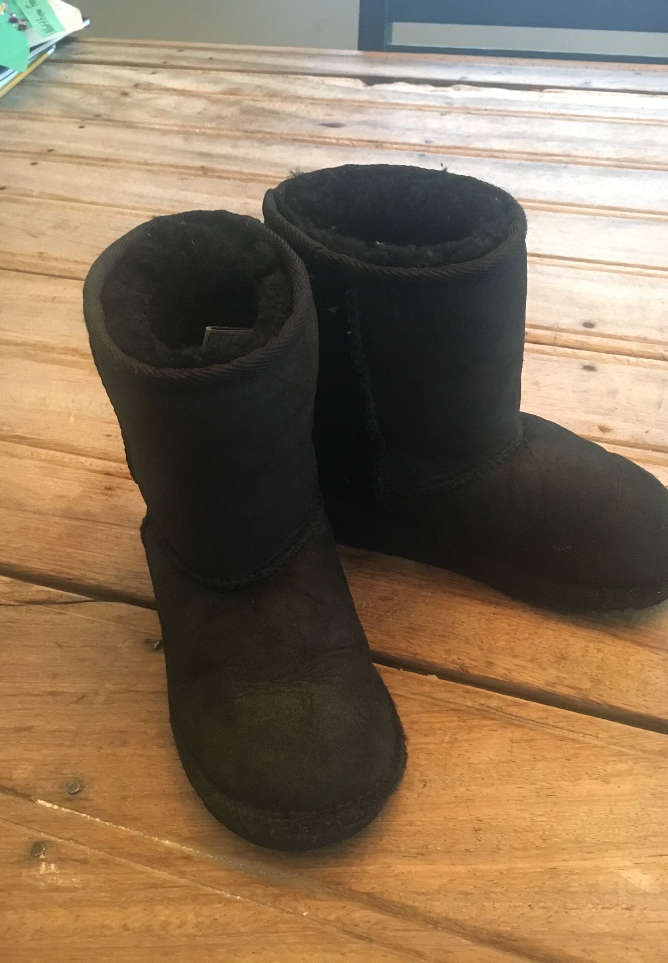 Ugg boots kids size 11