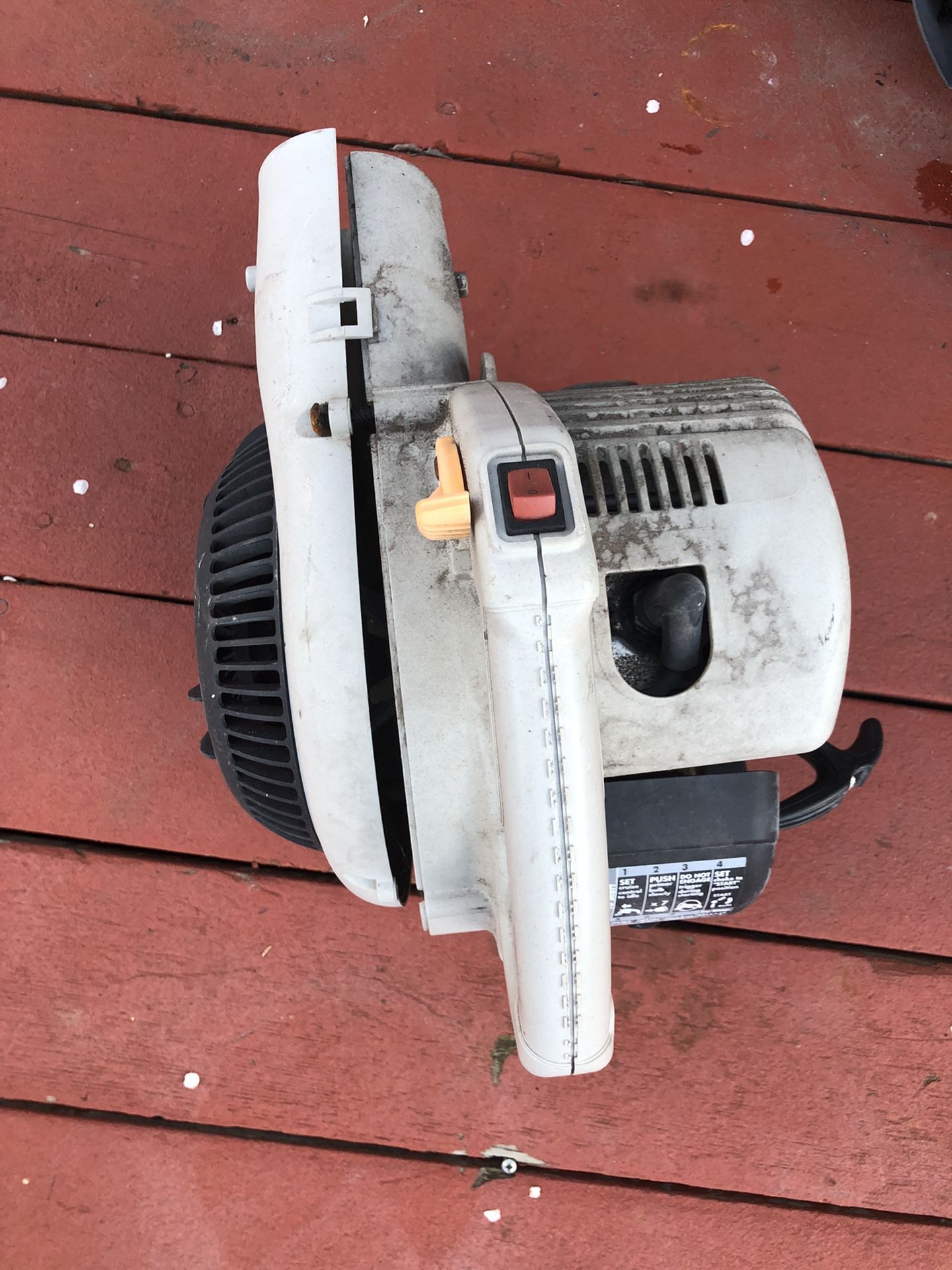 Leaf Blower Engine Working Conditions 