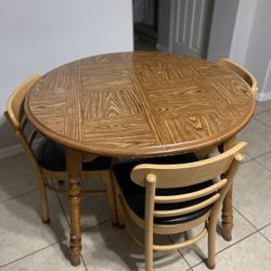 Table Whit 3 (chairs)