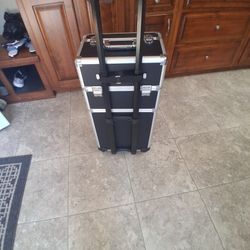 Lockable Travel Hair/ Makeup/craft Case 360°wheeled Case