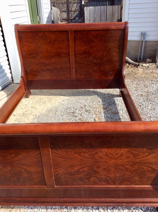 Queen Drexel Heritage Sleigh bed Tai Ming
