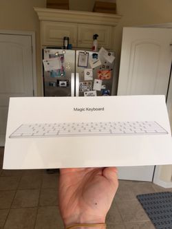 Apple Magic Keyboard (lightning)