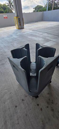 Mobile /portable restaurant plate holder and storage