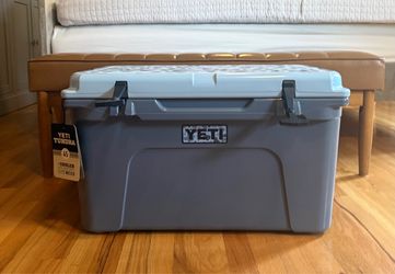 BRAND NEW Tundra 45 Yeti cooler blue camo