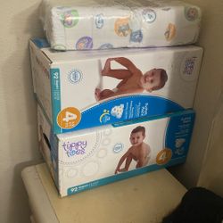 Size 4 baby Diapers 