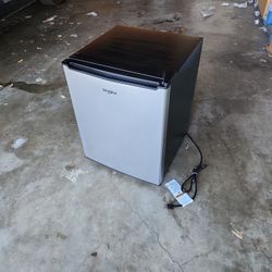 Whirlpool 2.7 Cu ft Stainless Steel Mini Fridge