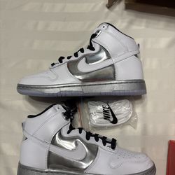 W Nike Dunk High SE ‘Chrome’ 7.5W/6Y