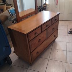 DRESSER WITH MIRROR 