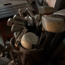 WILSON BRAND BAG OF GOLF CLUBS SET