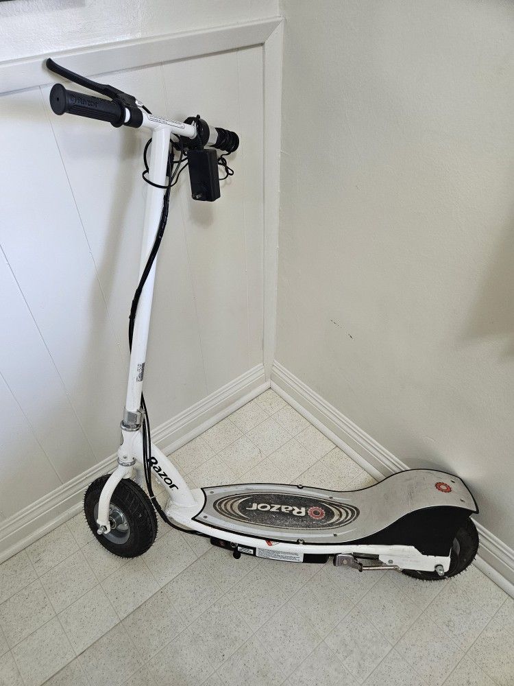 Electric Scooter Razor E325