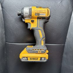 Dewalt Cordless 20V Max Impact Driver w/20V 2AH Lithium Battery DCF787