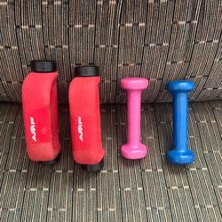 4 Hand weights of 1 pound each, 4 pounds total