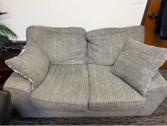 Gray Loveseat for Sale in Vista