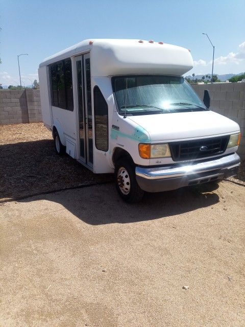 2006 Ford E-350 Super Duty Eldarado Cutaway RV Conversion