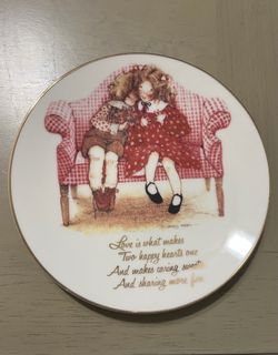 Holly Hobbie “Happy Hearts” Collector Plate – 1980 Limited Edition