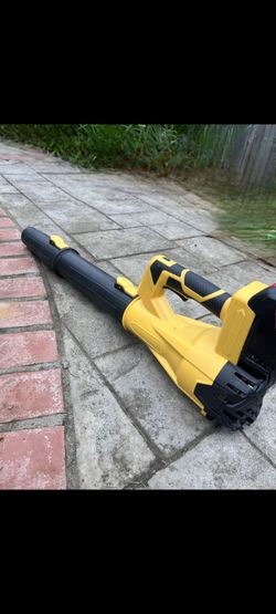 Leaf Blower 180MPH, 650 CFM,  Powerful Airflow with an axial flow motor for stronger, quieter performance, Comes with 2 batteries and Charger. Brand N