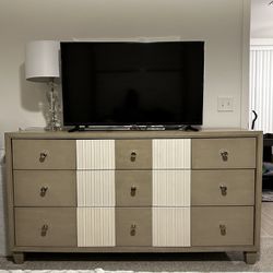 Dresser White /grey