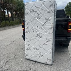   Mattresses: twin, full , queen regular ,  Colchon Nuevo Colchones plush or pillow top available cama bed mattress 