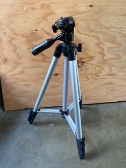 Vivitar tripod 16” - 48”