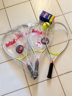4 tennis rackets & 3 balls