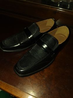 Size 8M Men's shoes. Excellent Condition!