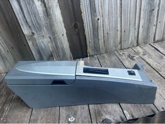 2005-2008 Chrysler crossfire center console