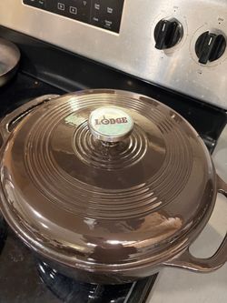 Lodge Essential Enamel Cast Iron Dutch Oven, 6 Quart, Midnight Chrome