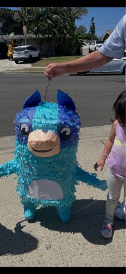 Bluey piñata