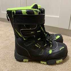 Boys/youth Snow Boots - Size 2