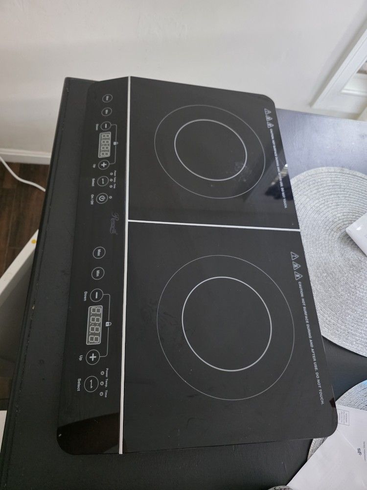 Double induction cooktop