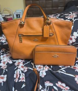 Coach handbag set Like New