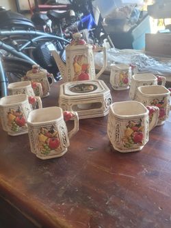 Vintage Decor Cups