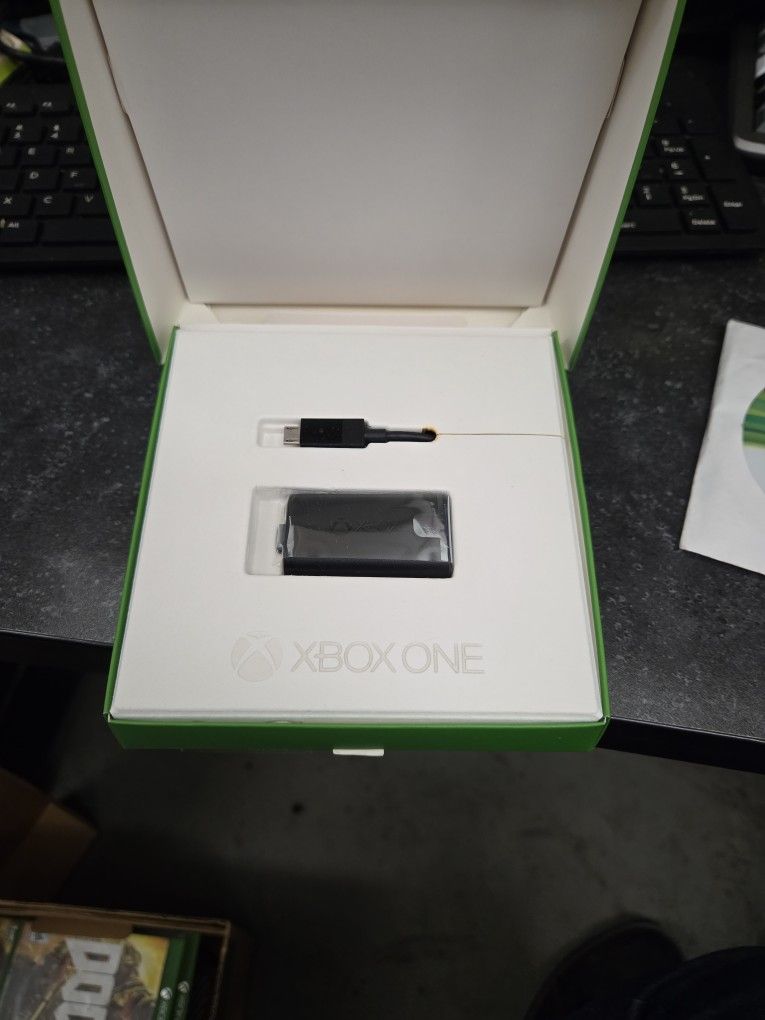 Xbox Play & Charge Kit