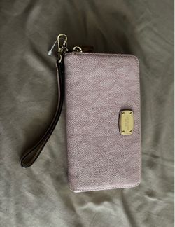Michael Kors Wristlet