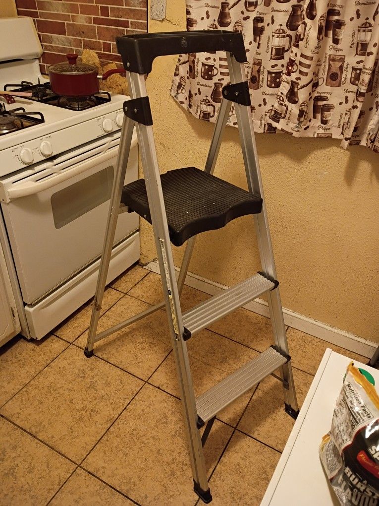 Commercial Step Ladder...