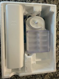 Oral  B charger and casing
