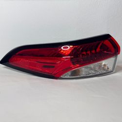 2020 - 2023 TOYOTA COROLLA LH DRIVER SIDE TAILLIGHT OEM
