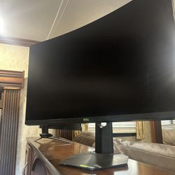 Curved Gaming Monitor 