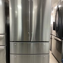 Lg French Door Refrigerator in Stainless steel with Dual Ice Maker and Slim Space Plus